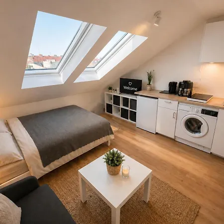 Sunny Attic 603 * Prag